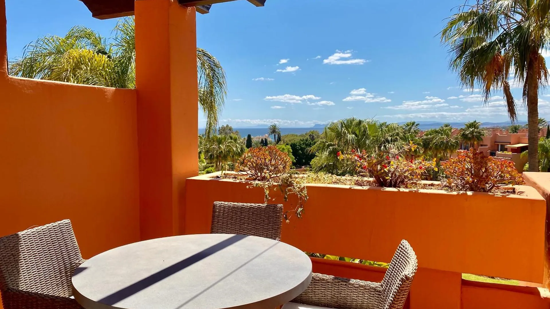 Seaview Penthouse In New Golden Mile Apartment Estepona