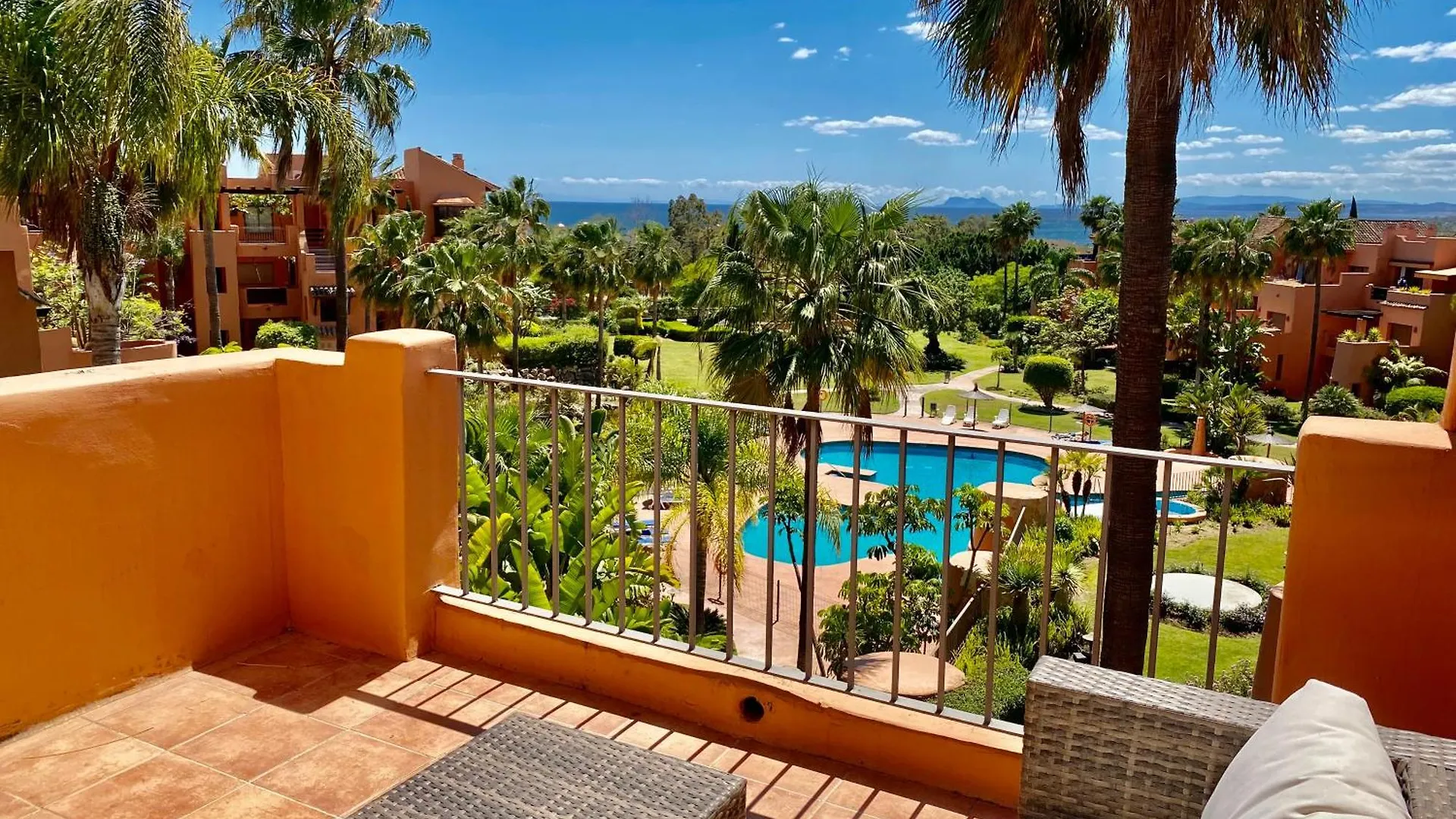 Seaview Penthouse In New Golden Mile Apartment Estepona